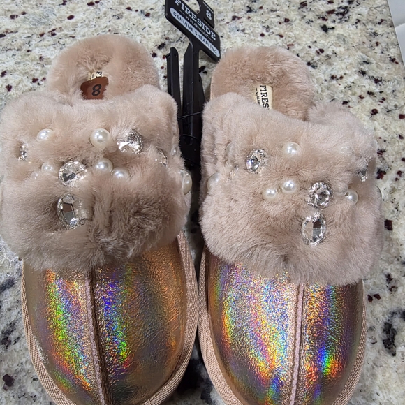 Fireside By Dearfoams Beige Faux Fur Slippers - Picture 1 of 2